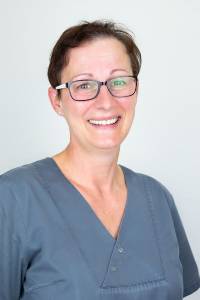 Birgit Kummert ist zertifizierte Dentalhygienikerin und ist Ihre Ansprechpartnerin für Prophylaxe.